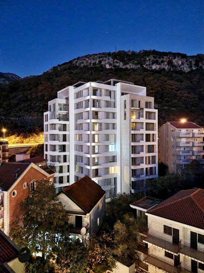 Aura Tower Apartments By Gaby Rafailovici Exterior photo